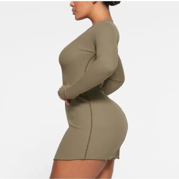 SKIMS Dresses & Skirts - Skims soft lounge Henley army green ribbed small EUC